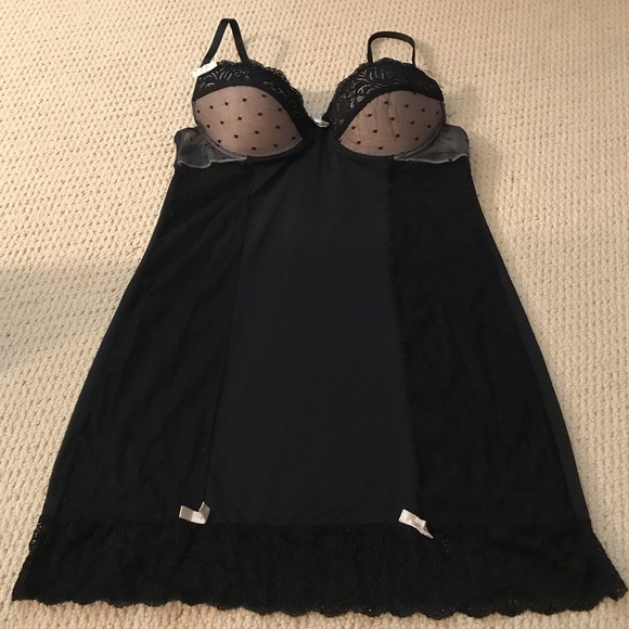 MARILYN MONROE Medium Black Dot Lace Chemise - Picture 1 of 5